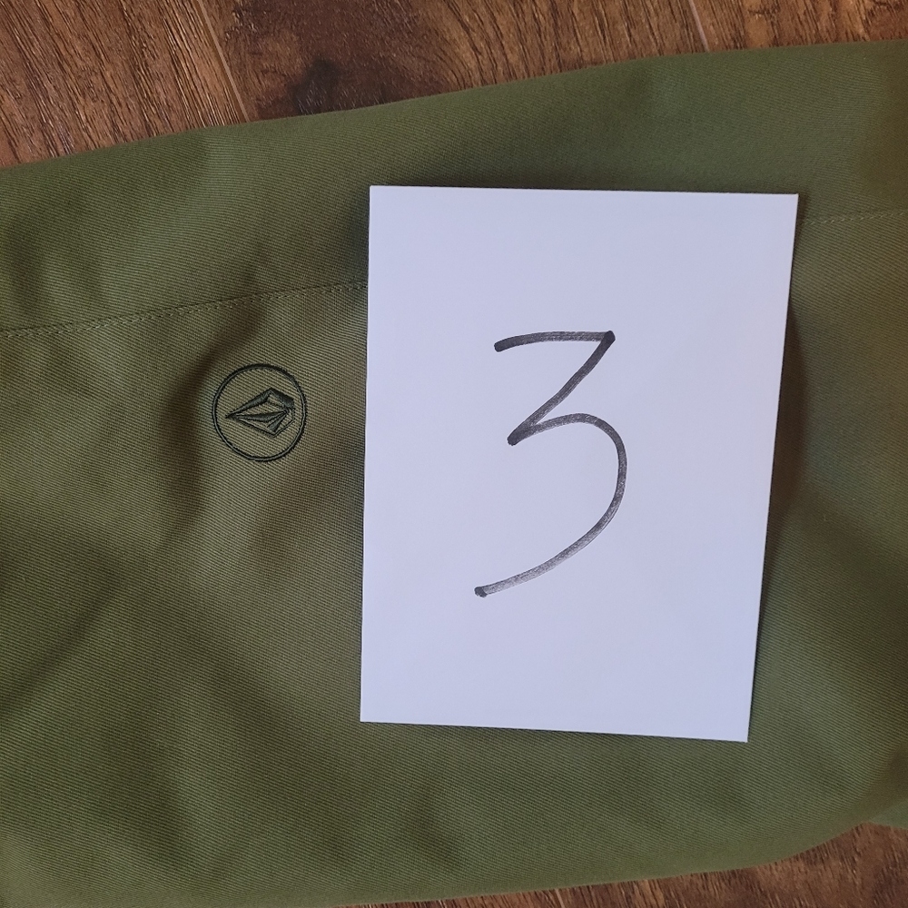 Volcom Snow Pants - Picture 9 of 9